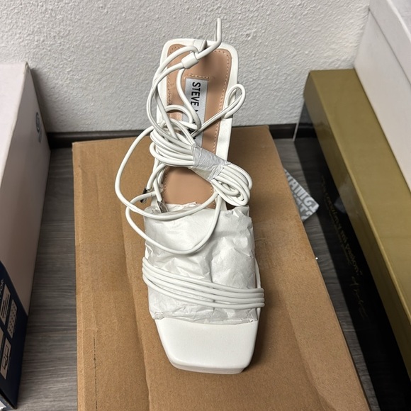 Steve Madden Women's Manzie Ankle-Tie Platform Dress Sandals - Picture 5 of 8